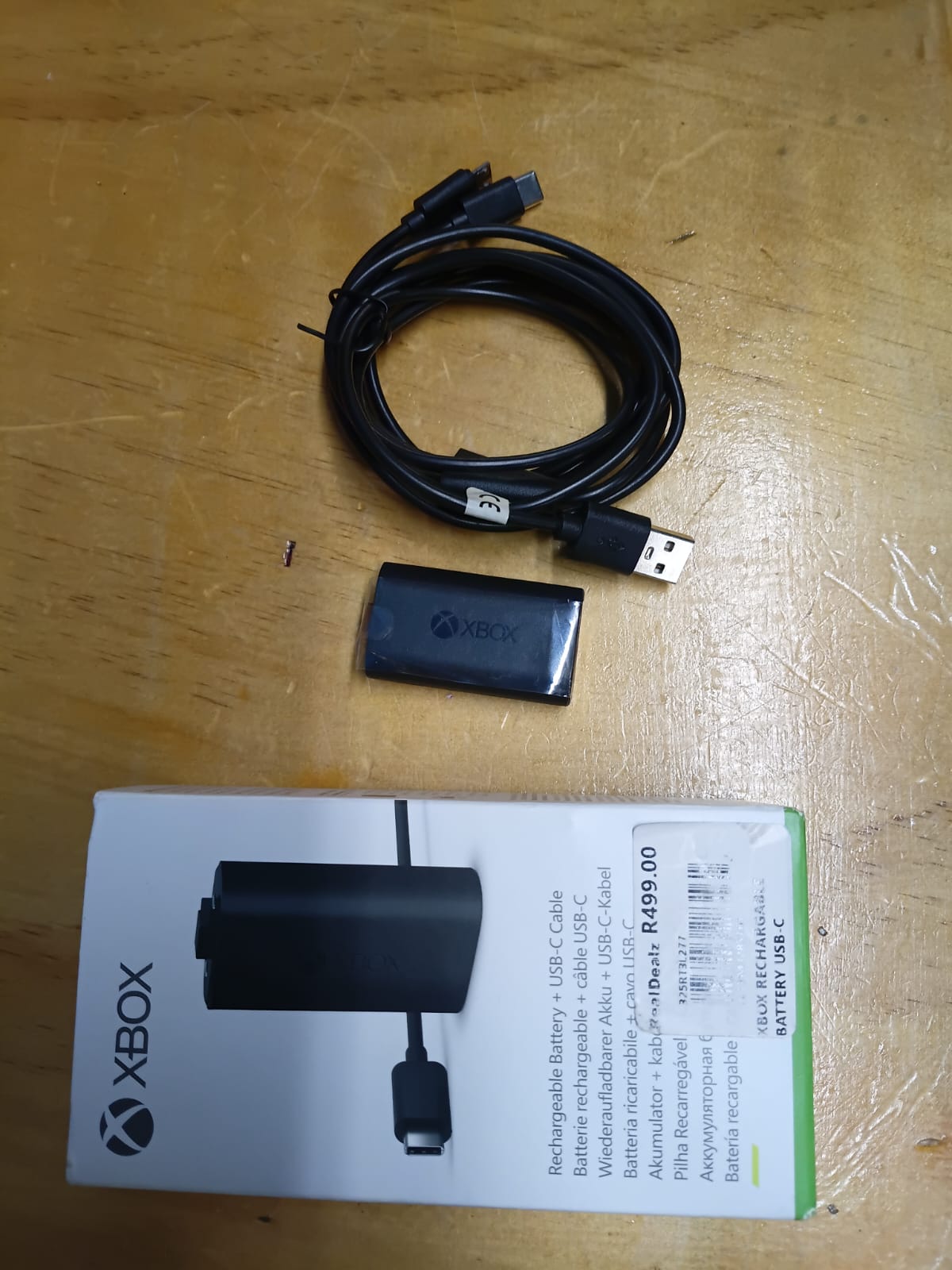 XBOX RECHARGEABLE BATTERY + USB-C CABLE