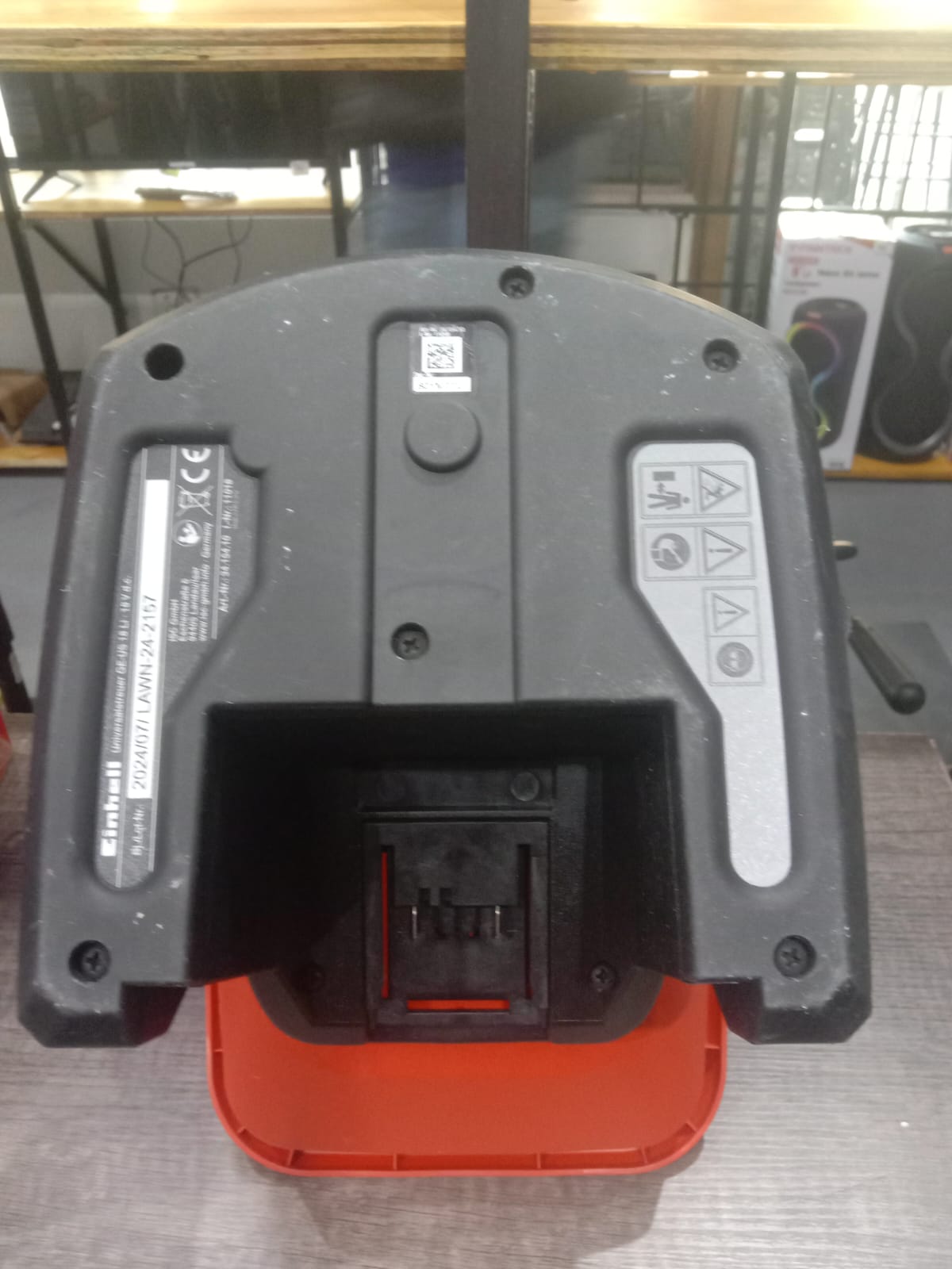 EINHELL CORDLESS UNIVERSAL SPREADER