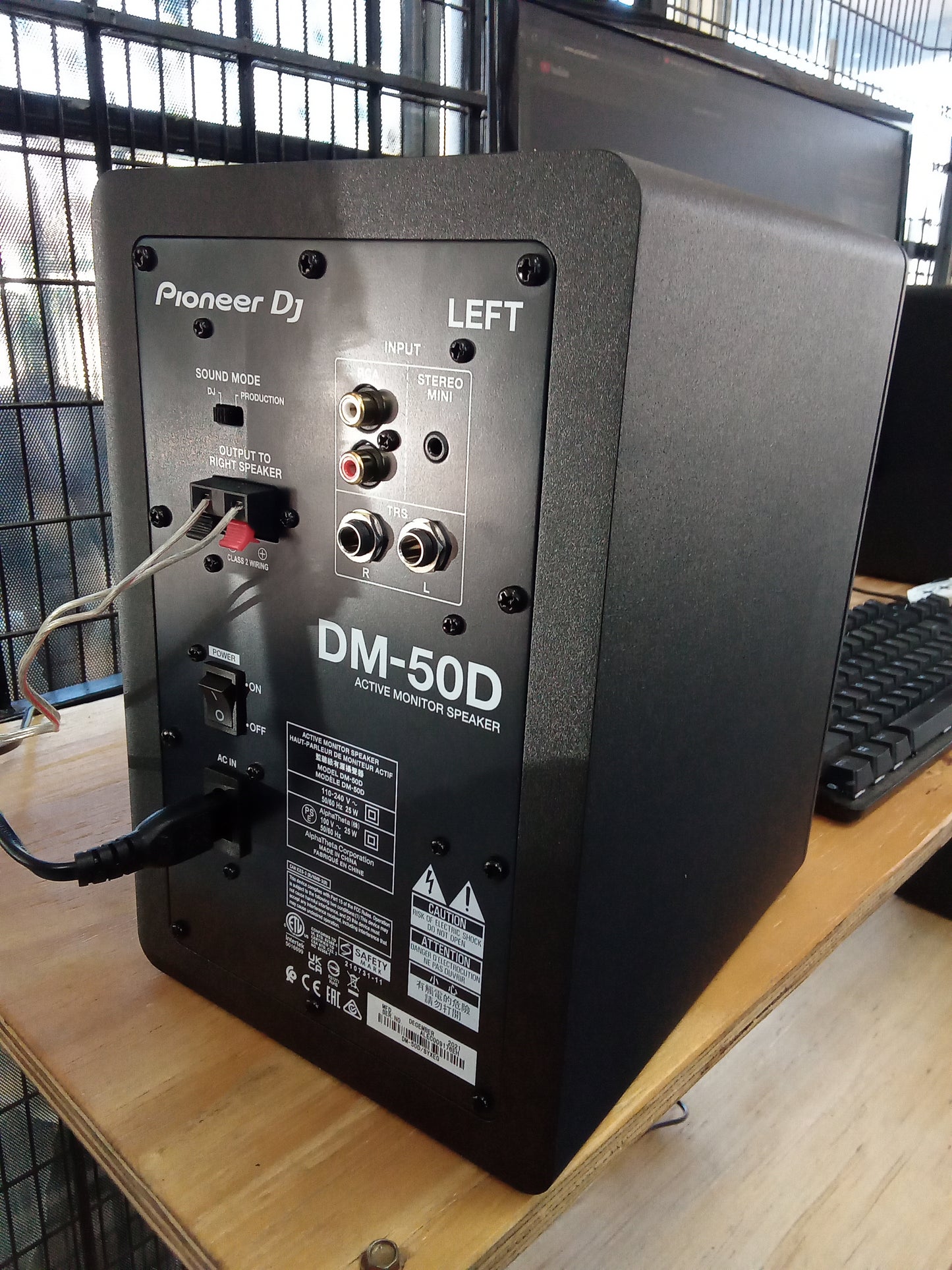 Desktop monitor system